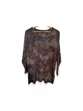 Nally & Millie USA Camo Print V-Neck Long Sleeve Tunic Top